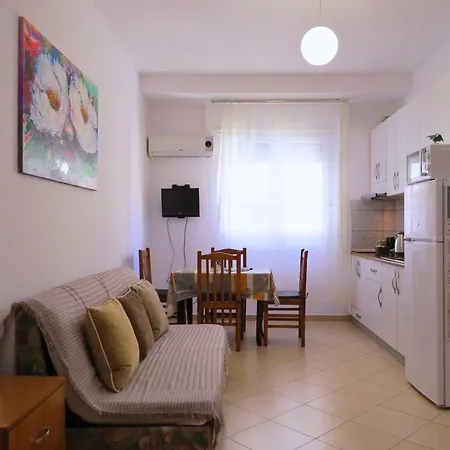 Monolocale Sul Lungomare Di Valona - 3-5 Ospiti Apartment *