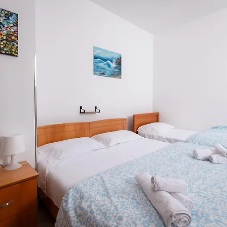 Apartment Monolocale Sul Lungomare Di Valona - 3-5 Ospiti Vlorë